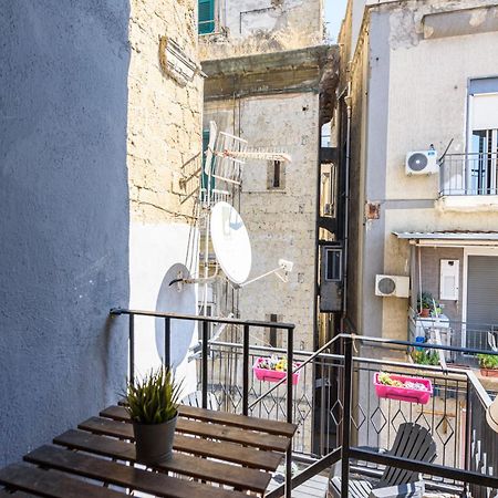 Appartement La Terrazzina Sul Porto à Naples Extérieur photo