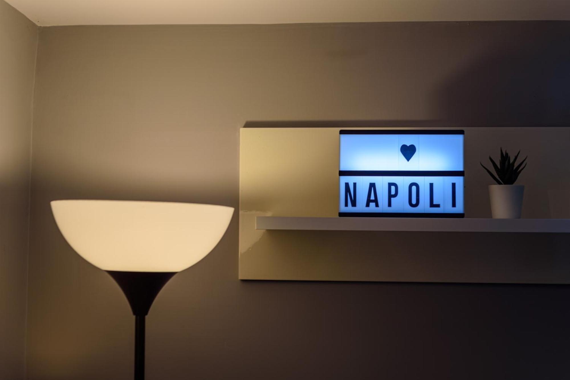 Appartement La Terrazzina Sul Porto à Naples Extérieur photo