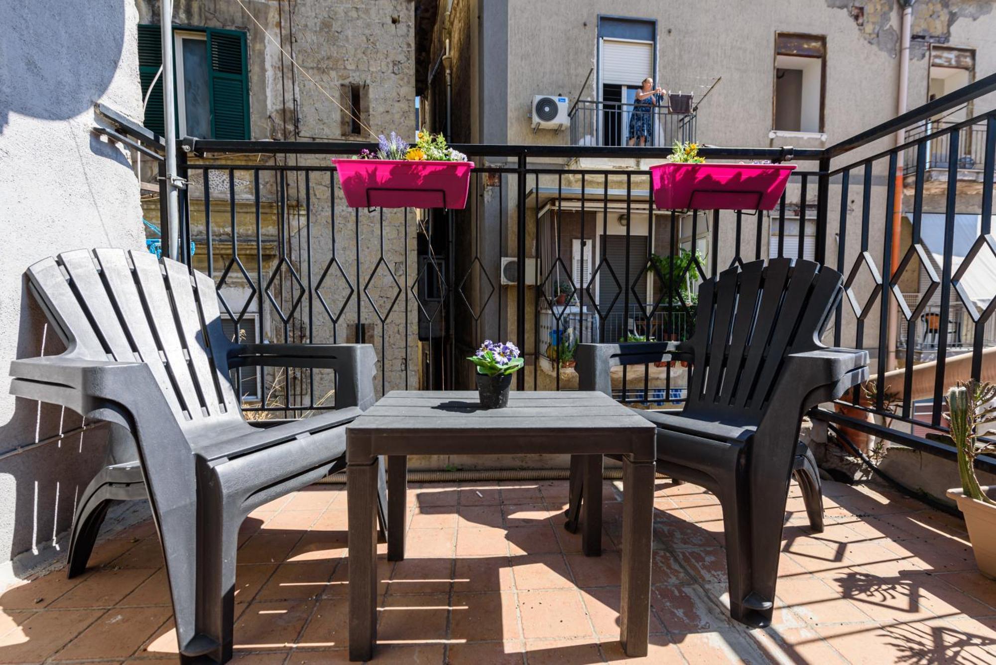 Appartement La Terrazzina Sul Porto à Naples Extérieur photo