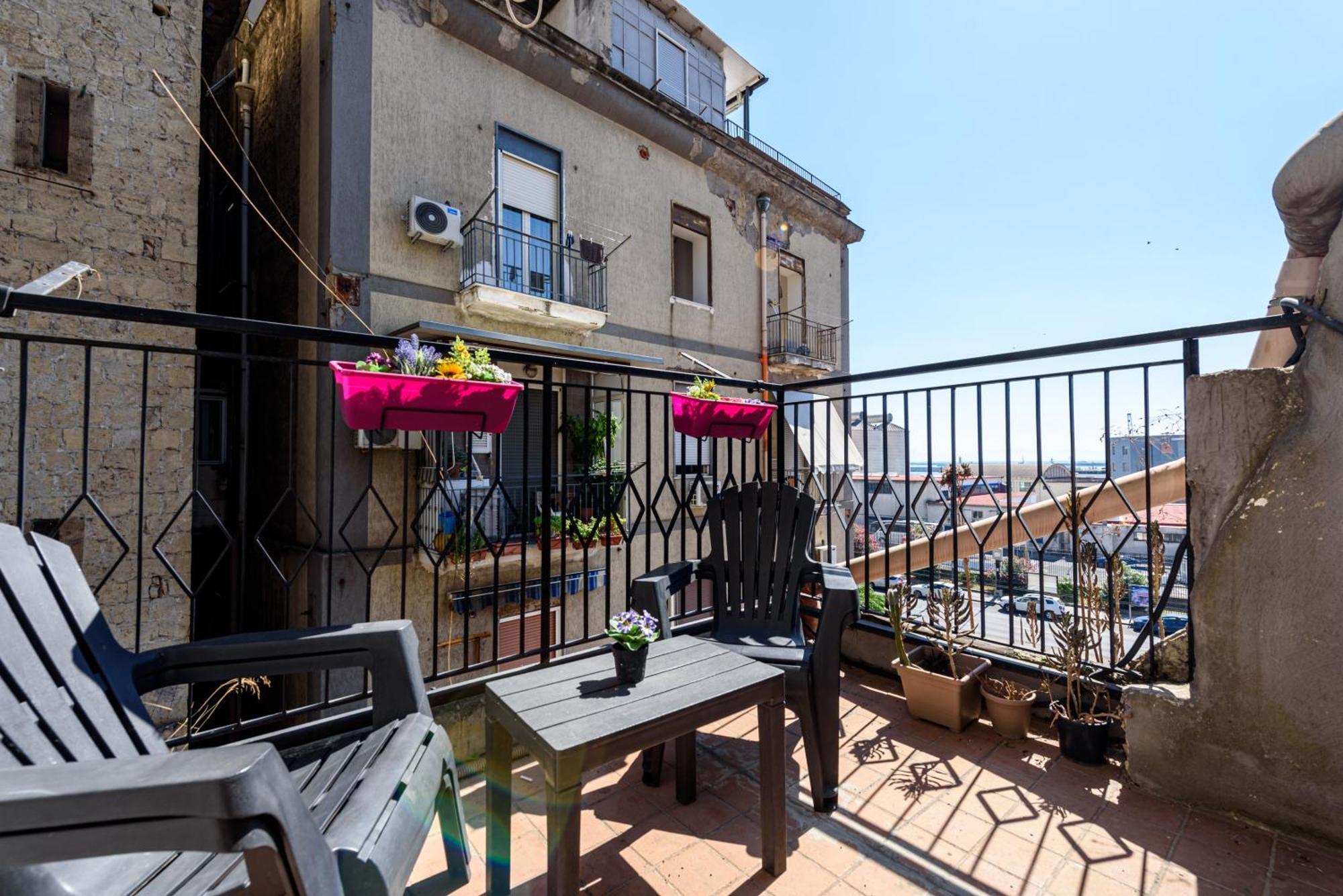 Appartement La Terrazzina Sul Porto à Naples Extérieur photo